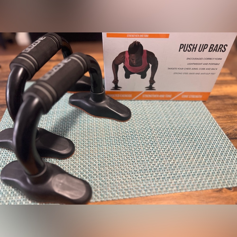 GOZONE Push Up Bars - EUC - Tried Once - Too hard for me to do 😩 - Picture 8 of 15